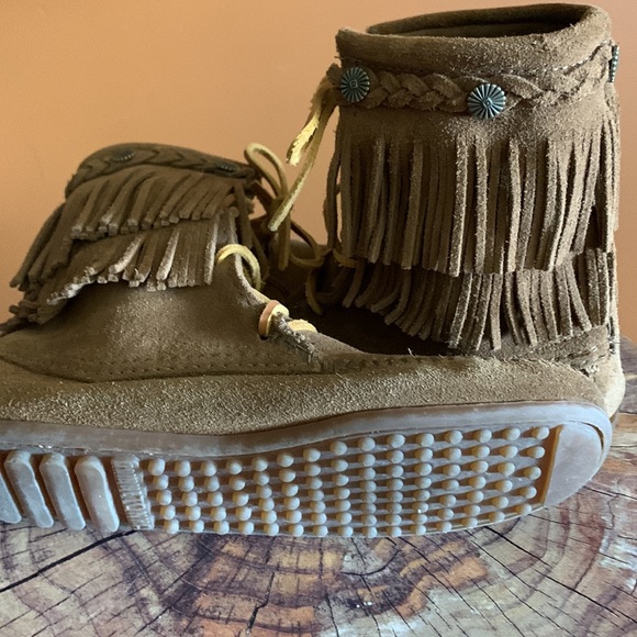 Minnetonka leather moccasins HOST PICK - Picture 7 of 7